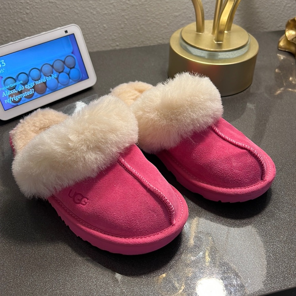 Girl’s UGG Cozy II Slippers Pink Azalea Size 13
